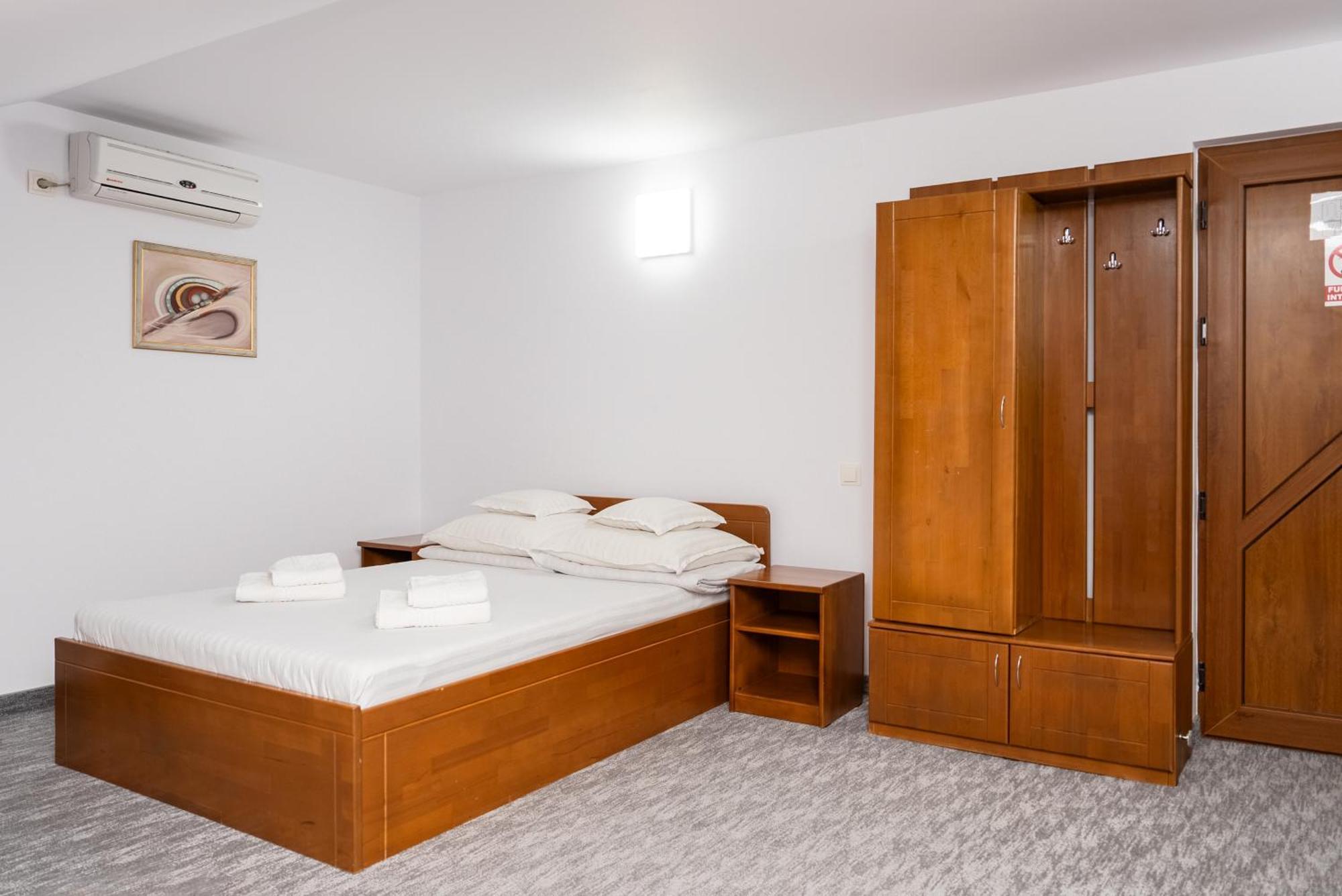Hotel Casa De Piatra Scheia Екстериор снимка