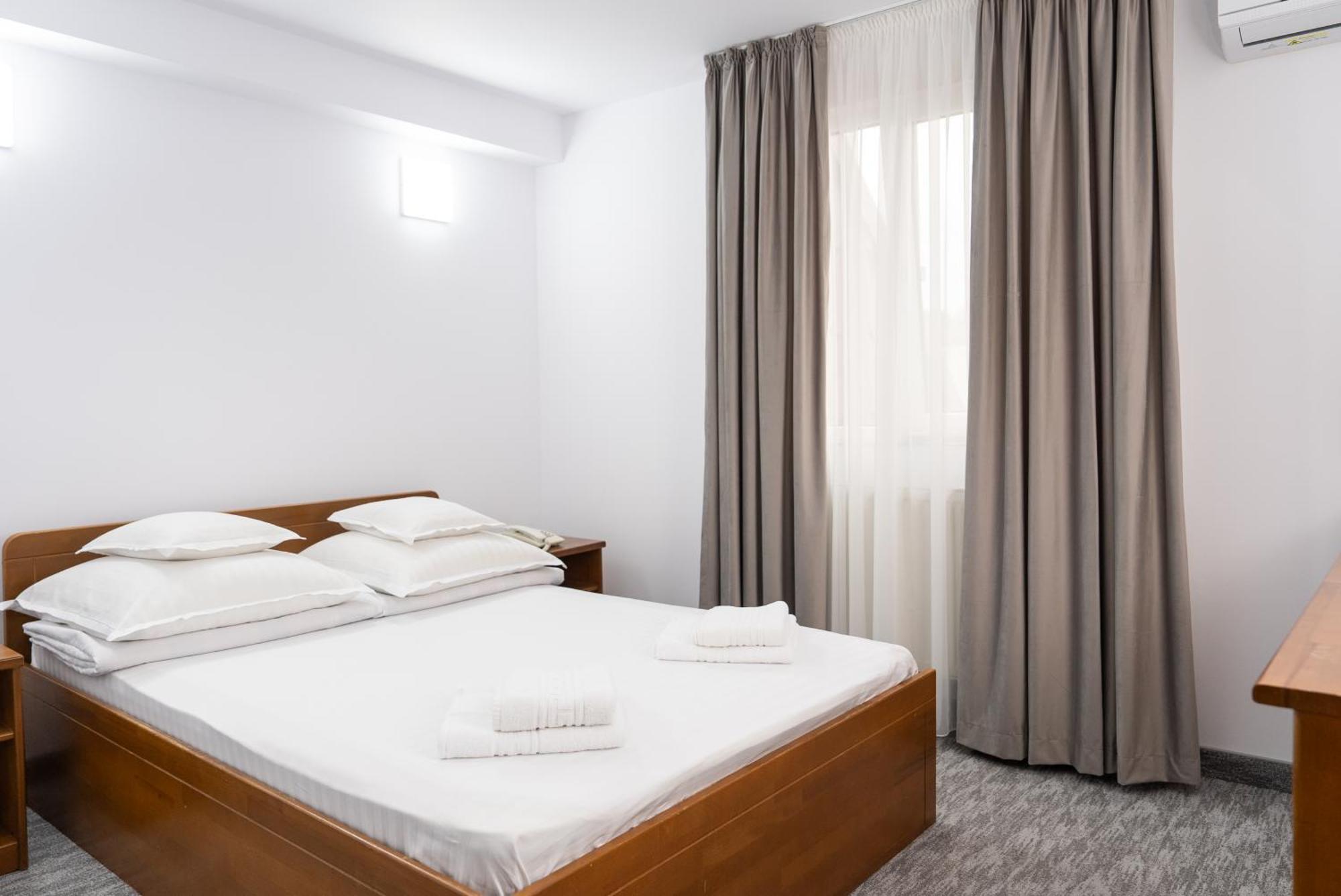Hotel Casa De Piatra Scheia Екстериор снимка